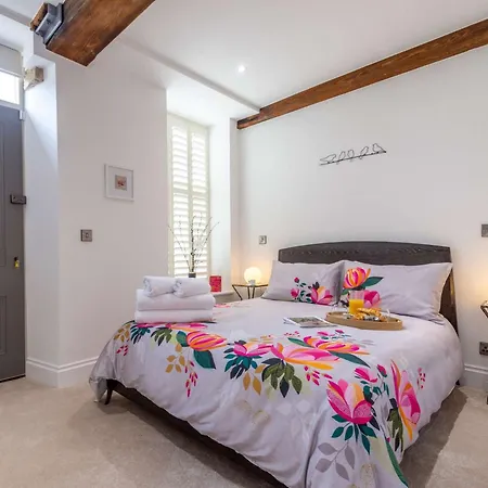 بيت للعطل 1 Bed In 82293 *